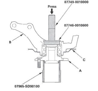 Honda CR-V. Front Suspension