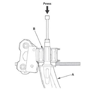 Honda CR-V. Front Suspension