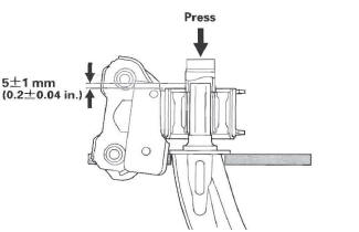 Honda CR-V. Front Suspension